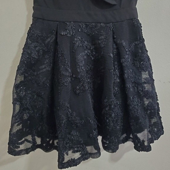 NWT OFF THE SHOULDER BLACK DRESS - Picture 5 of 9